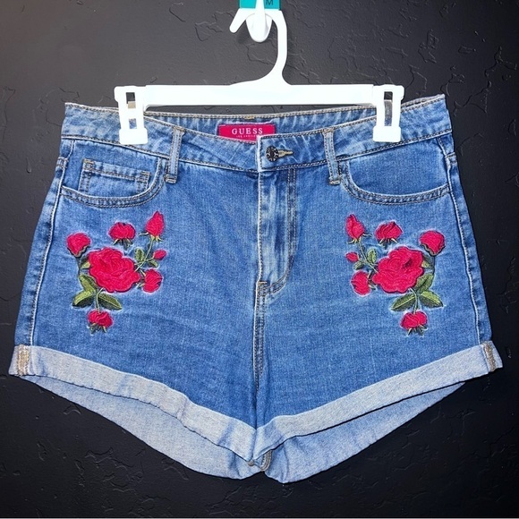 Guess Womens Shorts Size 28 Blue
Denim Floral High Rise Gia Cheeky Hot Pants - Picture 1 of 7